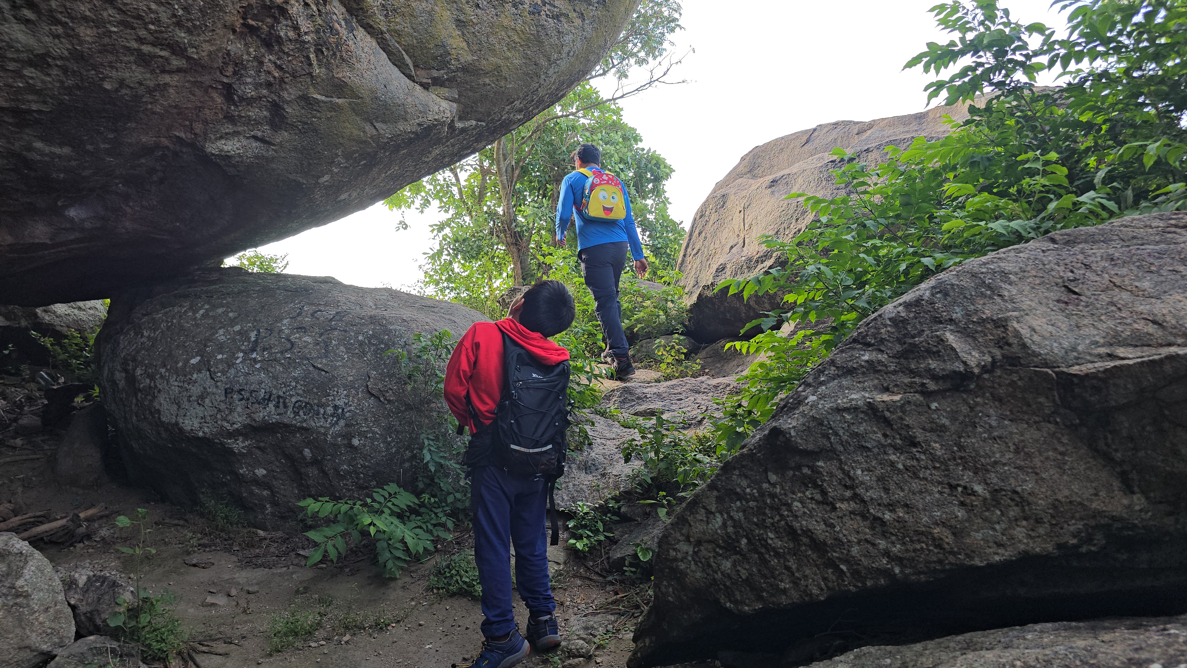 Rayakottai Fort Hill Trek – Ruins and Caves