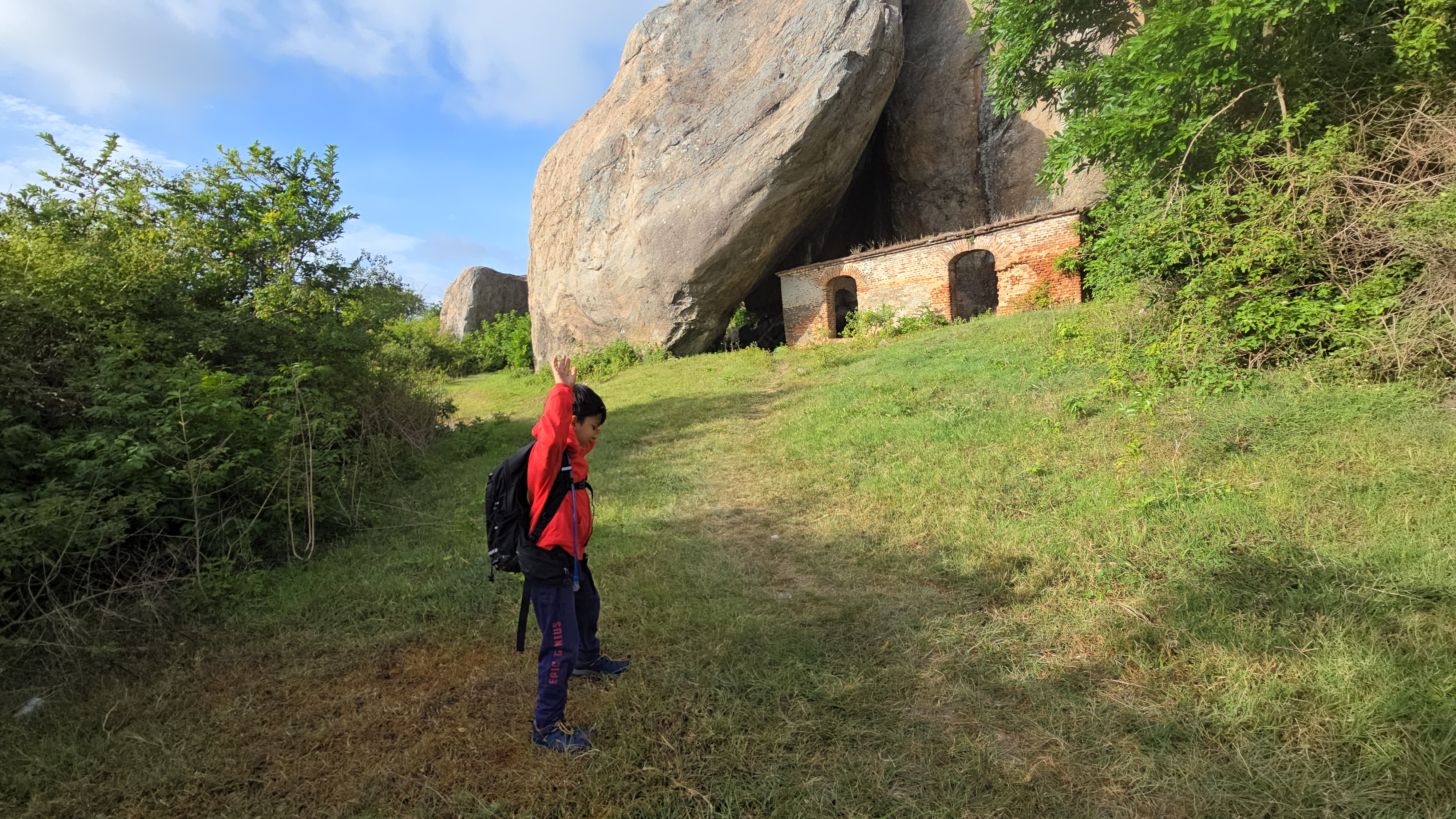 Rayakottai Fort Hill Trek – Ruins and Caves